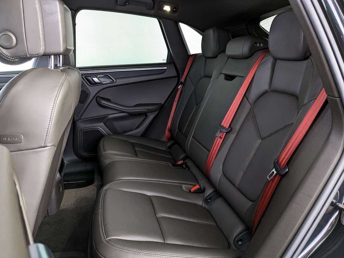 Porsche Macan с пробегом — 2020 год. Фото: #17