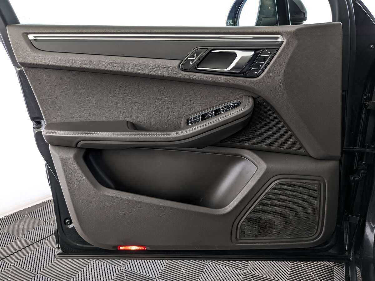 Porsche Macan с пробегом — 2020 год. Фото: #18