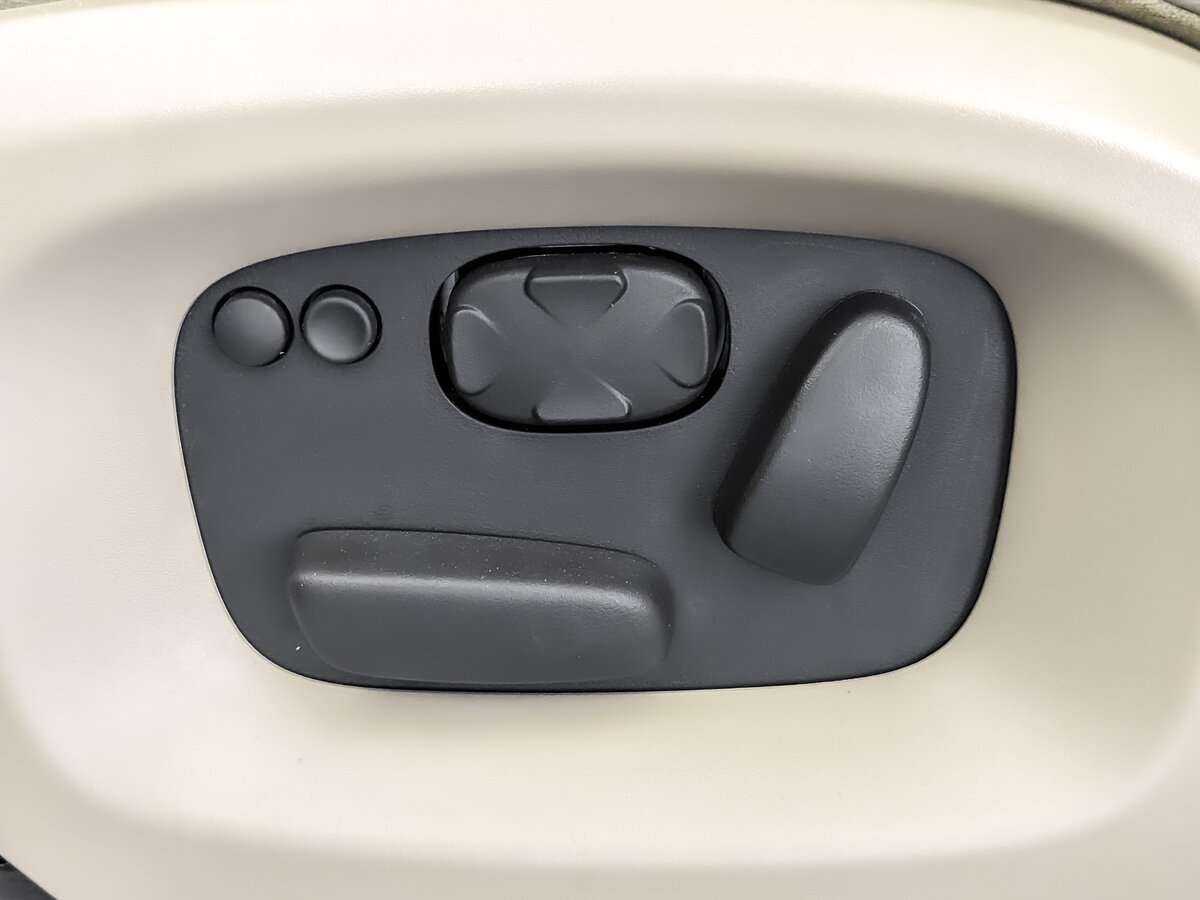 Land Rover Range Rover Sport с пробегом — 2014 год. Фото: #19