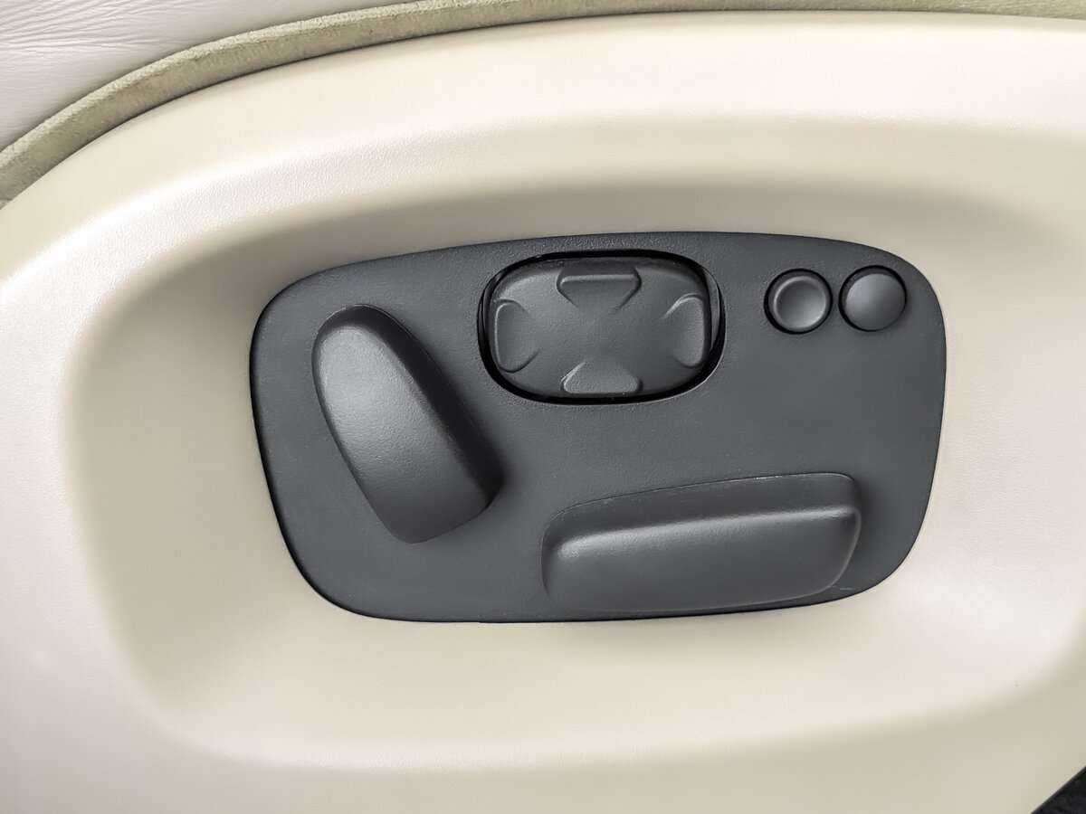 Land Rover Range Rover Sport с пробегом — 2014 год. Фото: #23