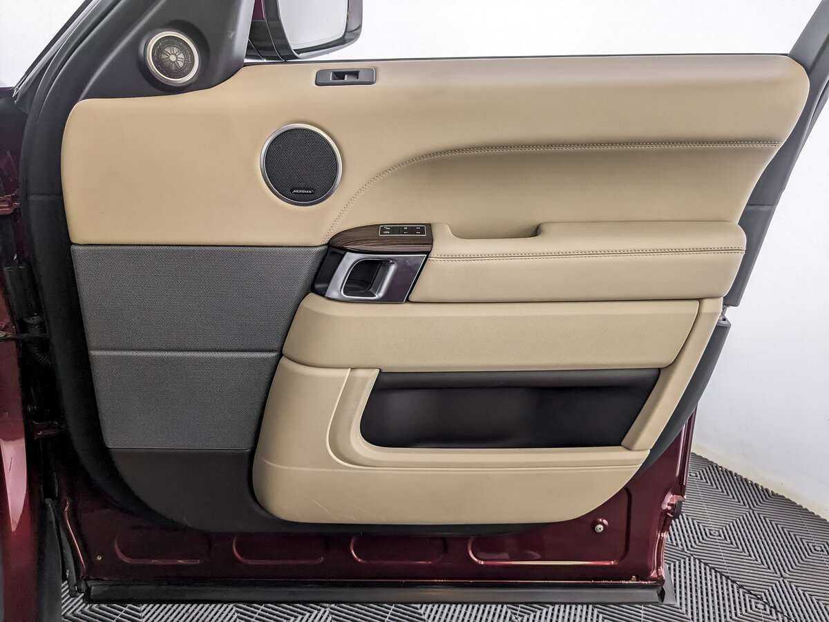 Land Rover Range Rover Sport с пробегом — 2014 год. Фото: #24