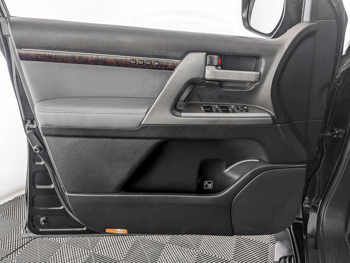 Toyota Land Cruiser с пробегом — 2008 год. Фото: #10