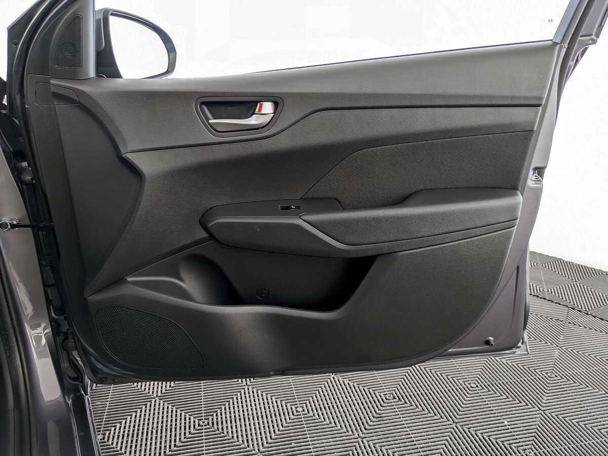 Hyundai Solaris с пробегом — 2022 год. Фото: #18