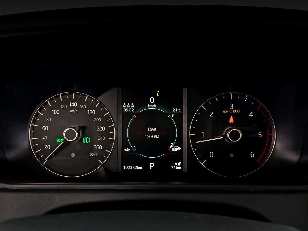 Land Rover Range Rover Velar с пробегом — 2020 год. Фото: #10