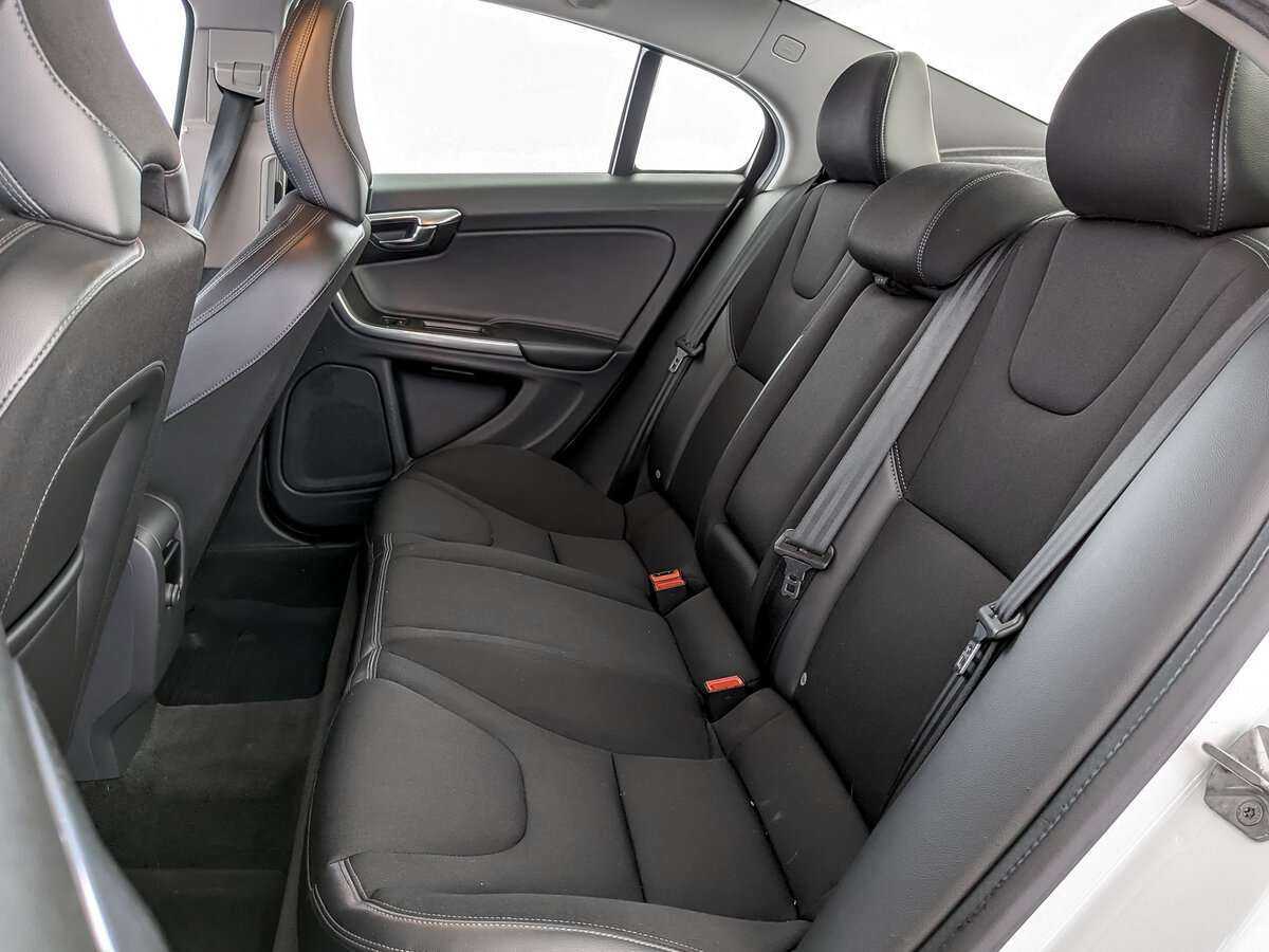 Volvo S60 с пробегом — 2015 год. Фото: #9