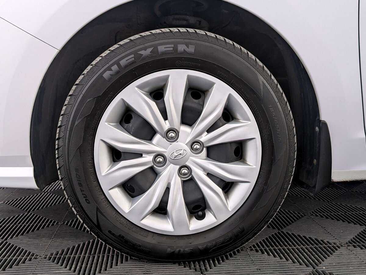 Hyundai Solaris с пробегом — 2022 год. Фото: #17