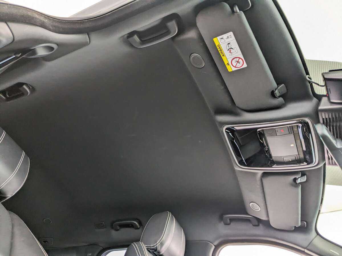 Land Rover Range Rover Velar с пробегом — 2021 год. Фото: #18