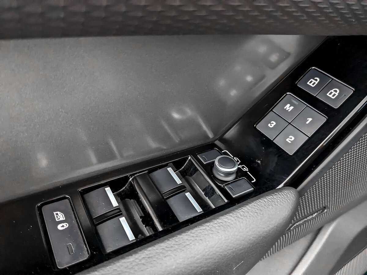 Land Rover Range Rover Velar с пробегом — 2021 год. Фото: #21