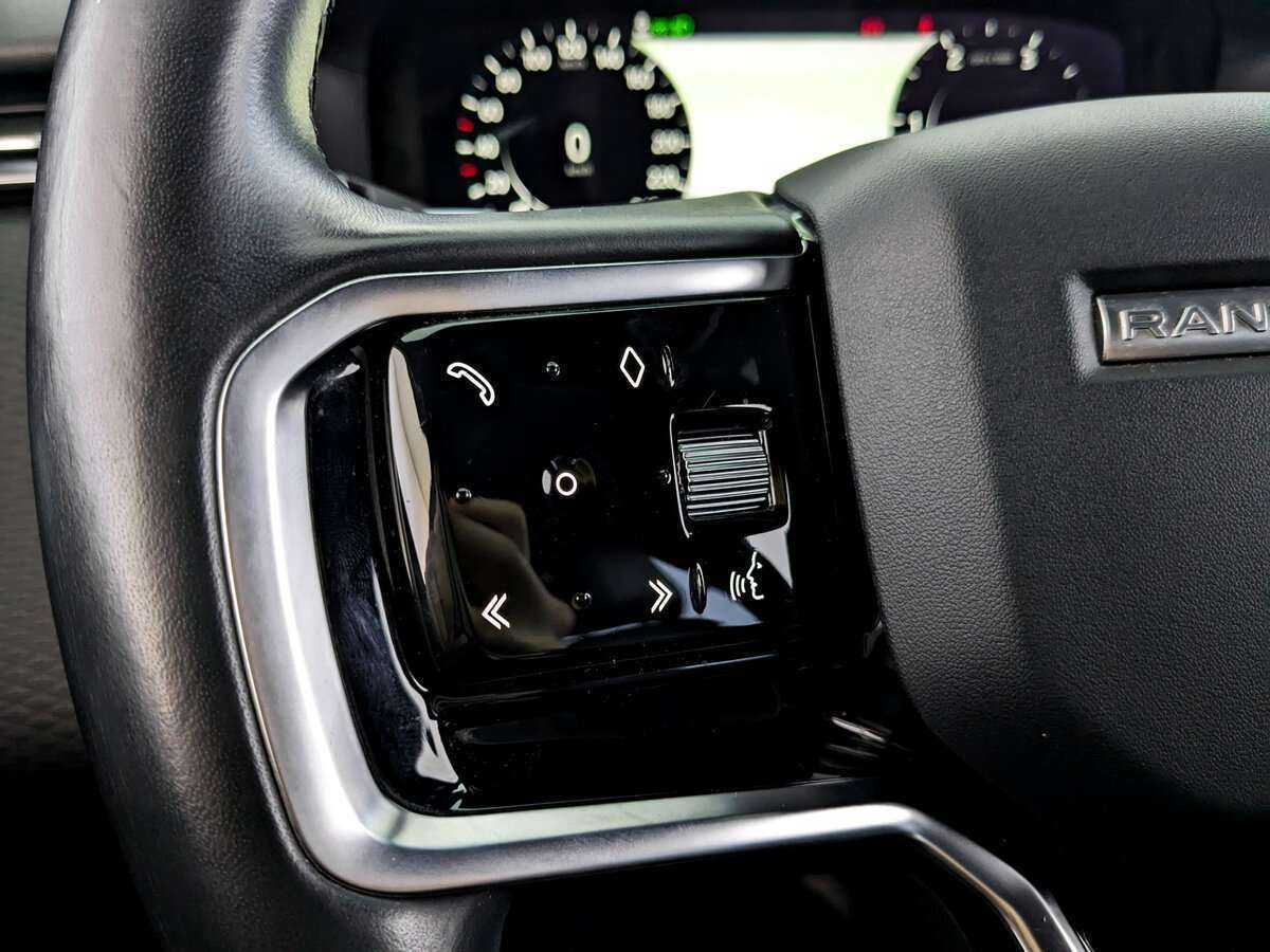 Land Rover Range Rover Velar с пробегом — 2021 год. Фото: #24