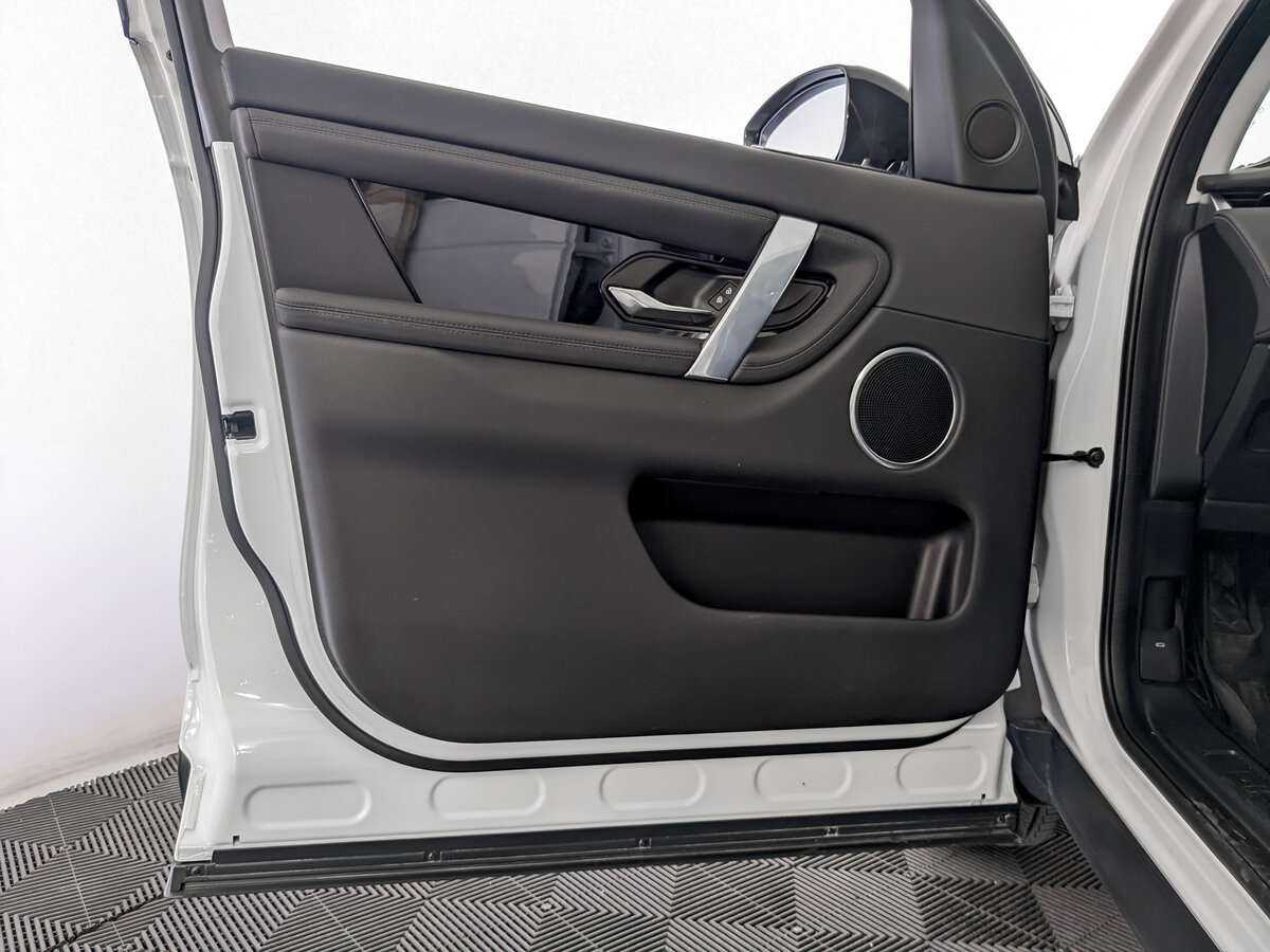 Land Rover Discovery Sport с пробегом — 2022 год. Фото: #17