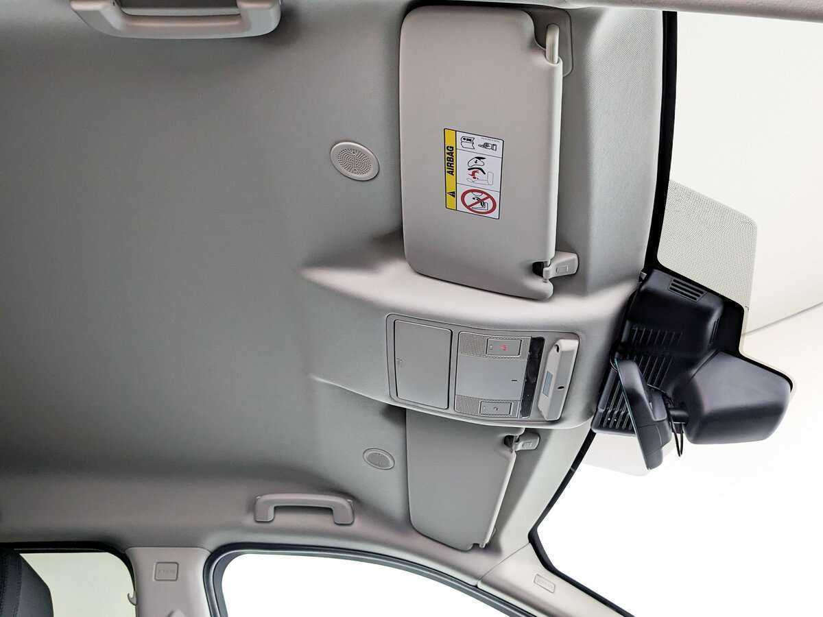 Land Rover Discovery Sport с пробегом — 2022 год. Фото: #24