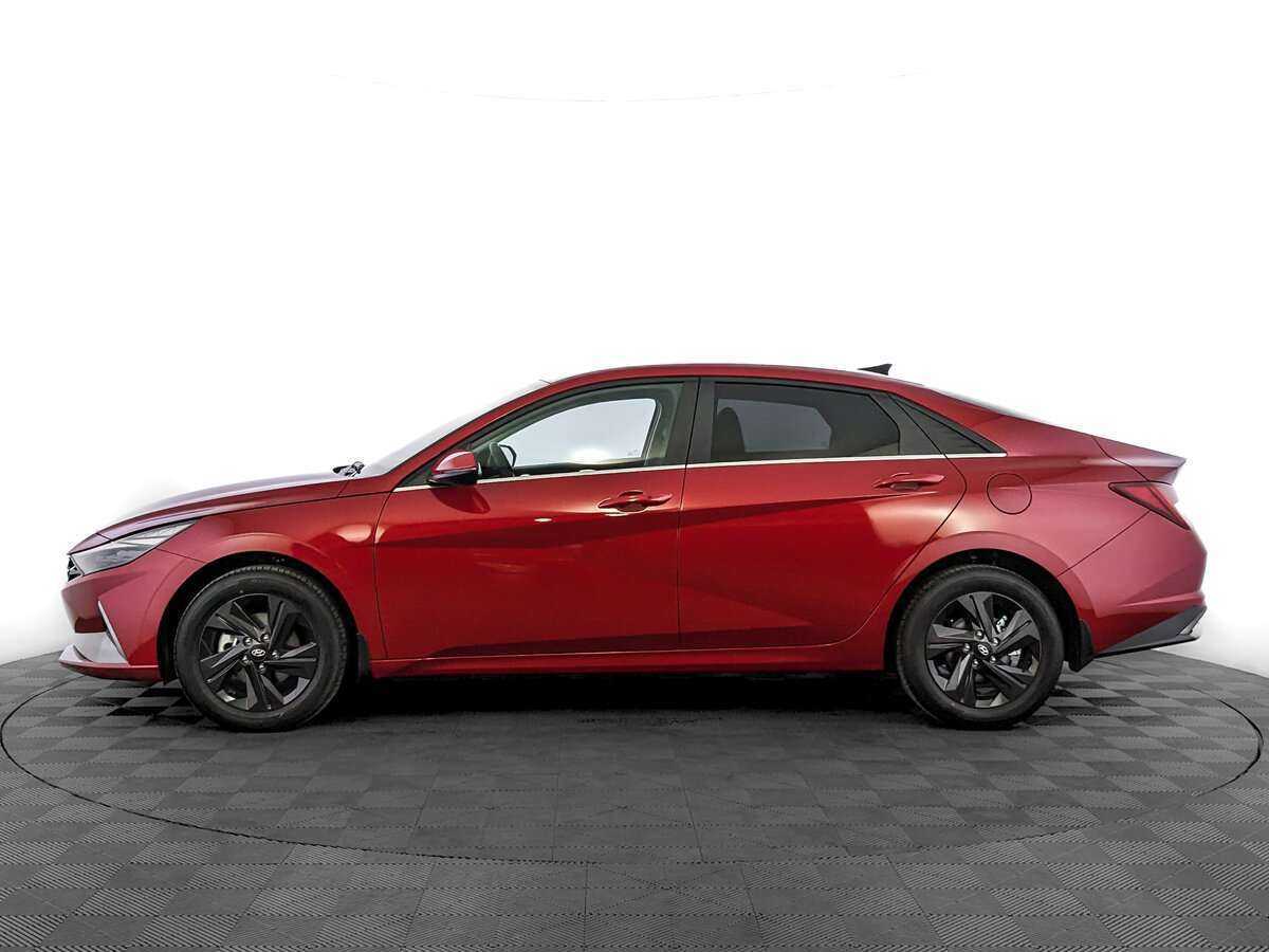 Hyundai Elantra с пробегом — 2022 год. Фото: #7