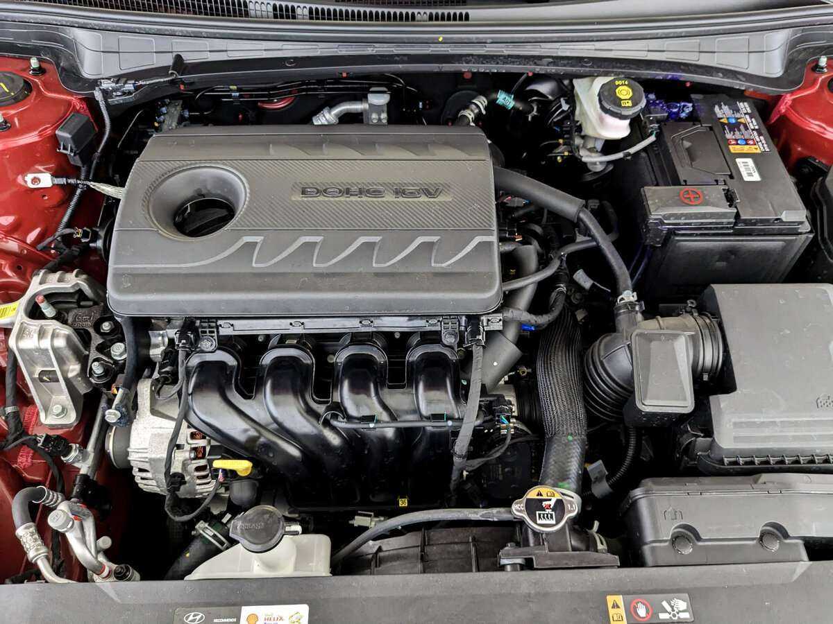 Hyundai Elantra с пробегом — 2022 год. Фото: #8