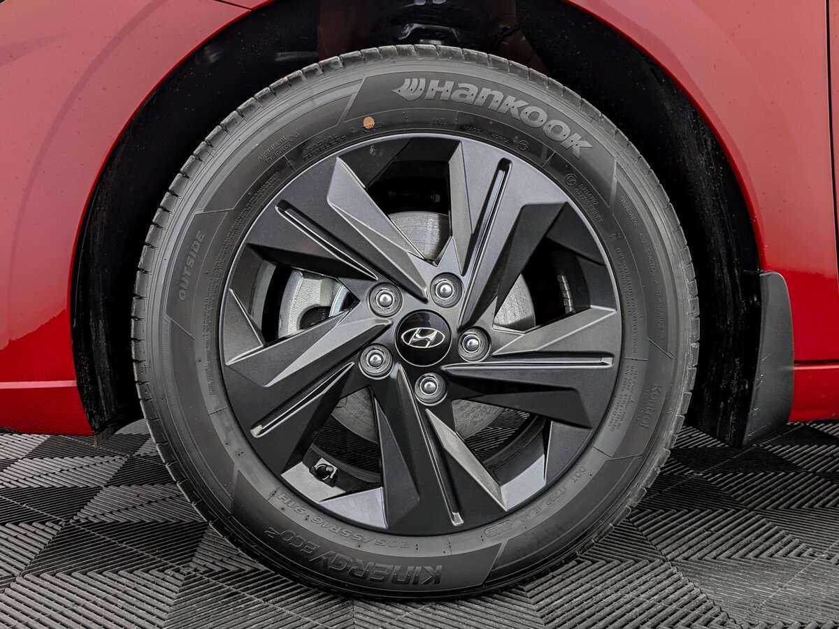 Hyundai Elantra с пробегом — 2022 год. Фото: #17