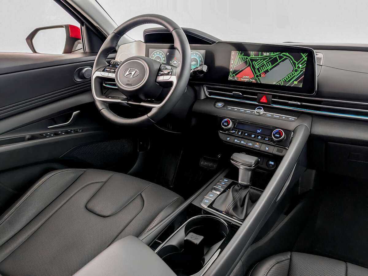 Hyundai Elantra с пробегом — 2022 год. Фото: #28