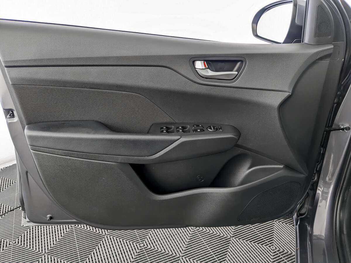 Hyundai Solaris с пробегом — 2021 год. Фото: #14