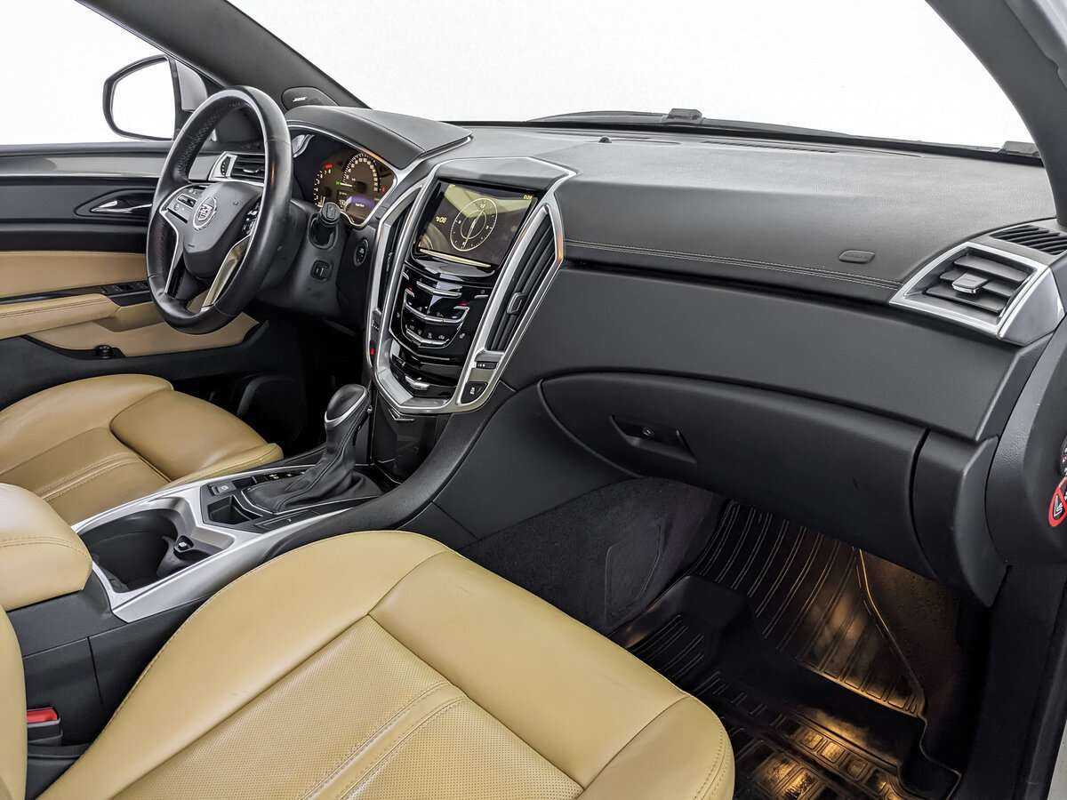 Cadillac SRX с пробегом — 2014 год. Фото: #8