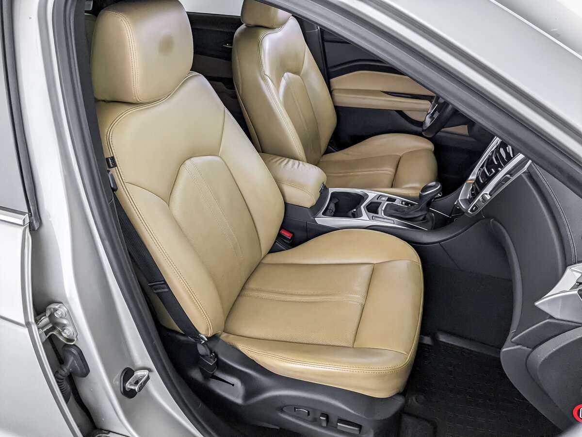 Cadillac SRX с пробегом — 2014 год. Фото: #19