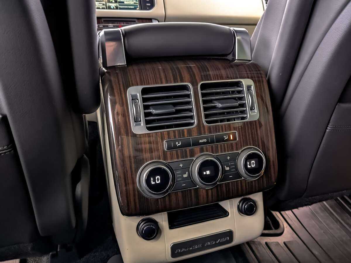 Land Rover Range Rover с пробегом — 2015 год. Фото: #22