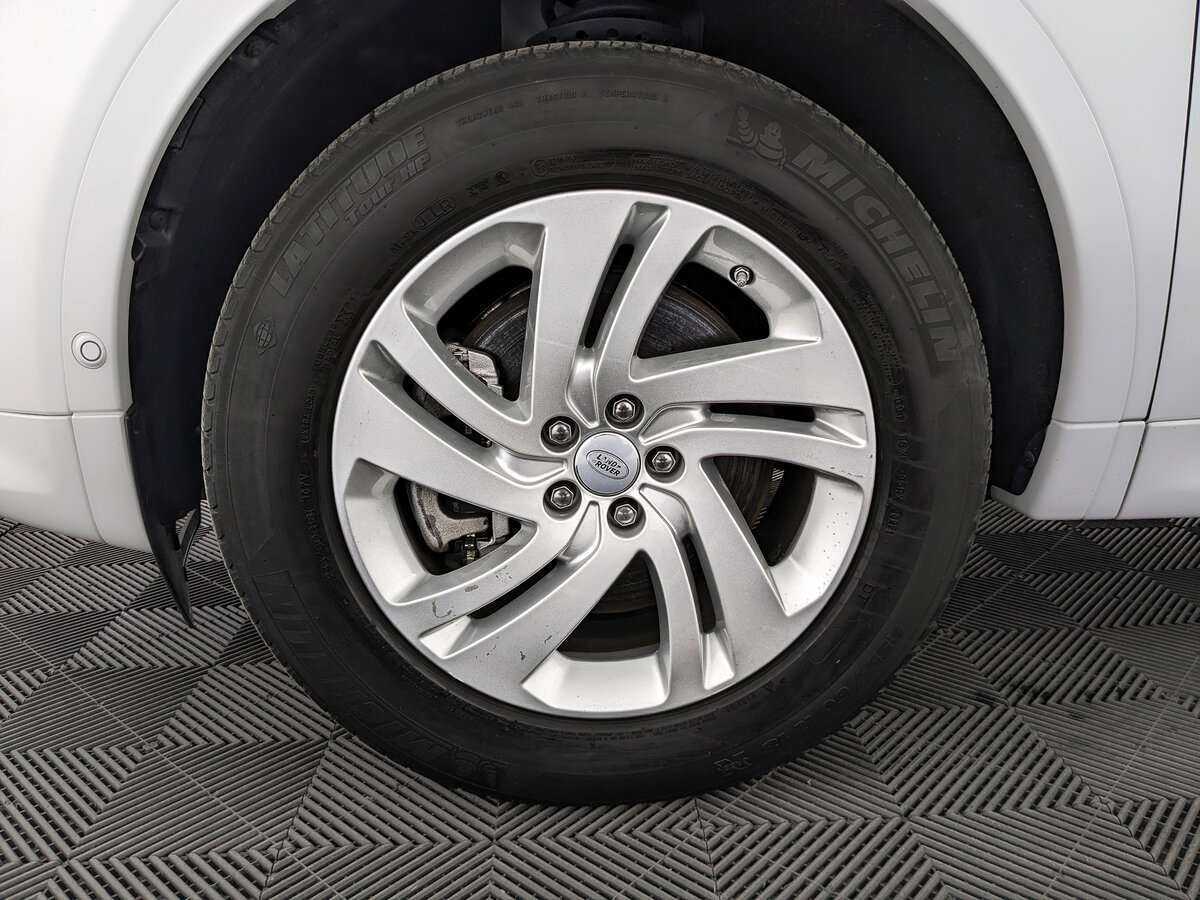 Land Rover Discovery Sport с пробегом — 2021 год. Фото: #11