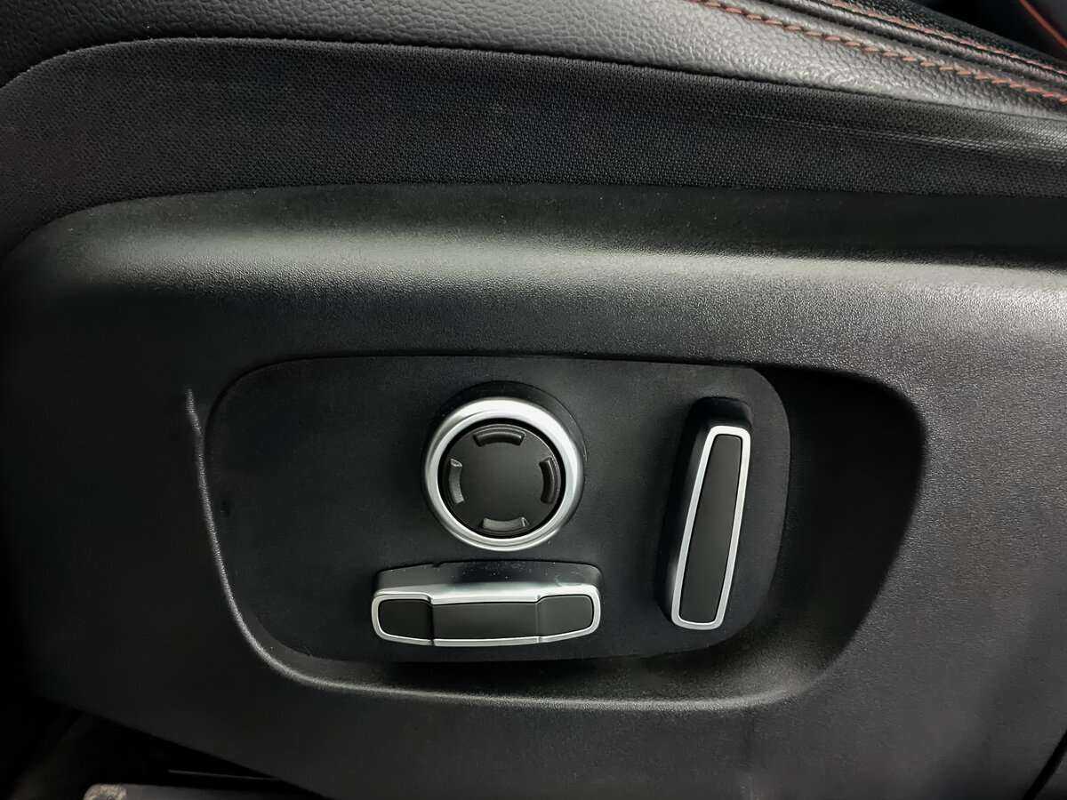 Land Rover Discovery Sport с пробегом — 2021 год. Фото: #20