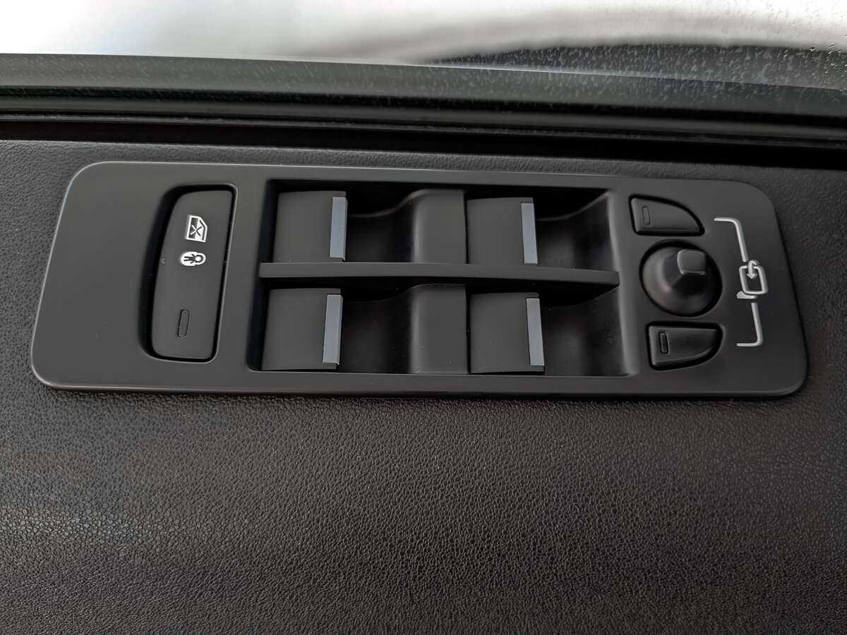 Land Rover Discovery Sport с пробегом — 2021 год. Фото: #27