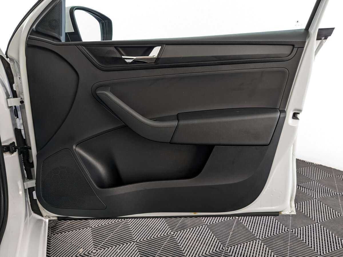 Skoda Rapid с пробегом — 2018 год. Фото: #20