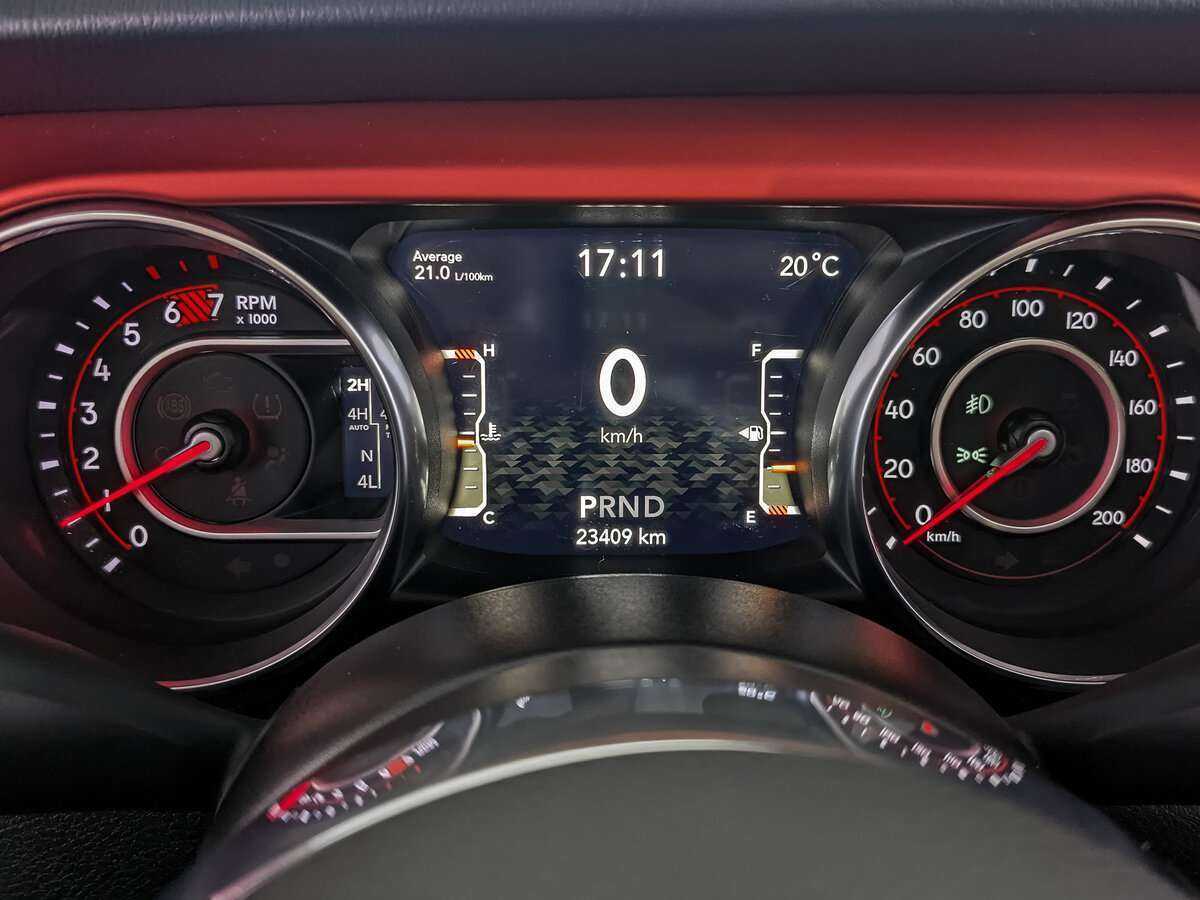 Jeep Wrangler с пробегом — 2021 год. Фото: #11