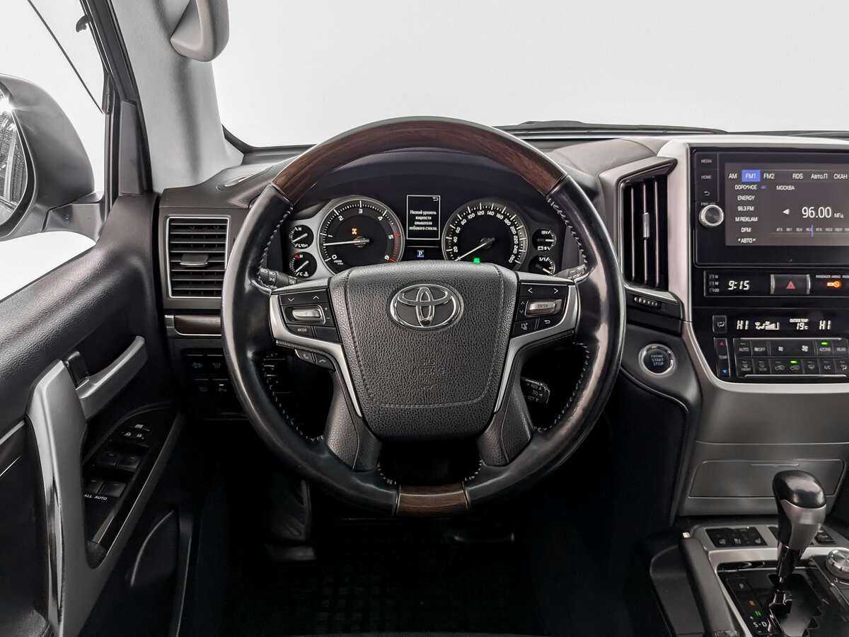 Toyota Land Cruiser с пробегом — 2018 год. Фото: #17
