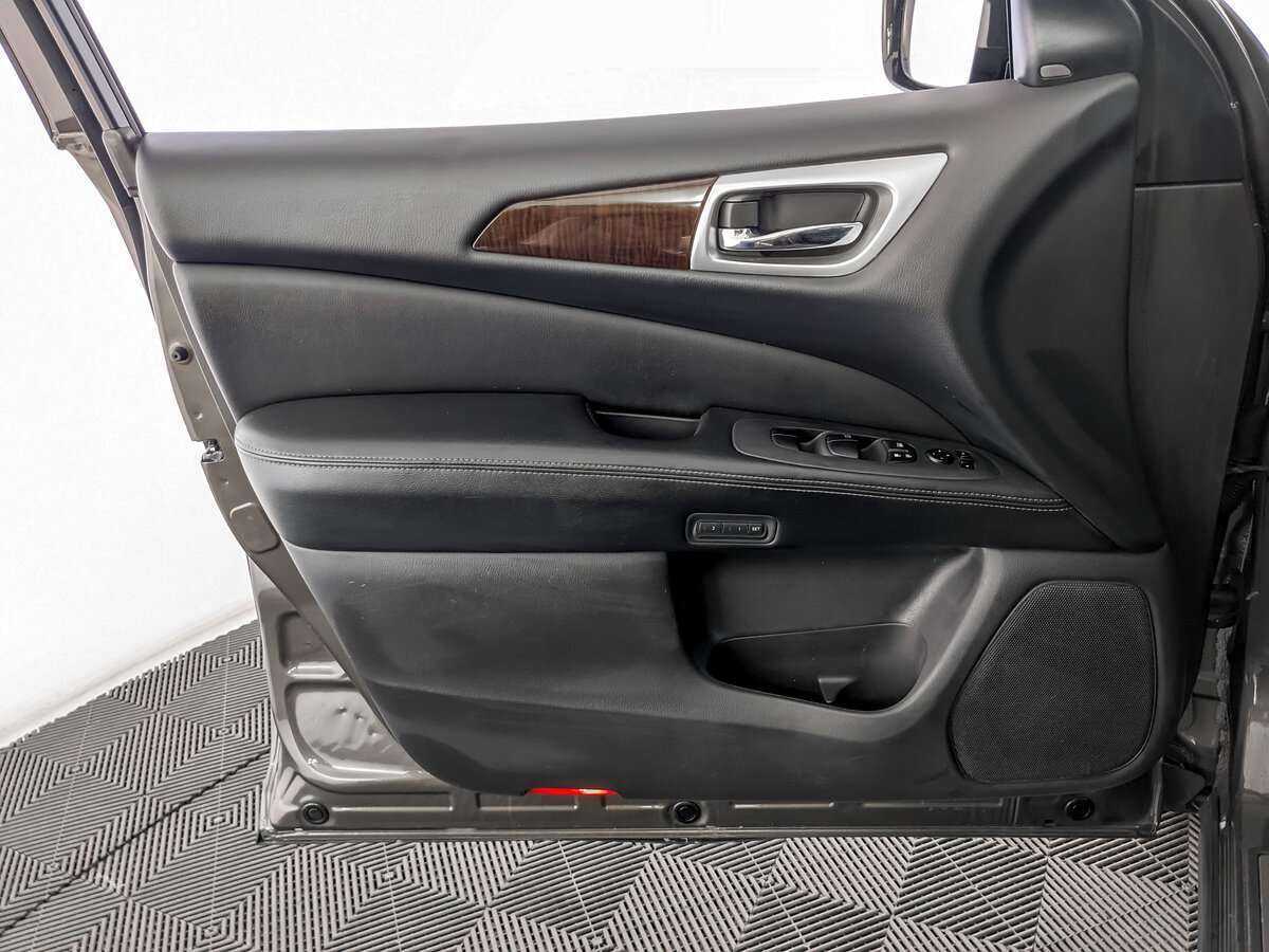 Nissan Pathfinder с пробегом — 2016 год. Фото: #14