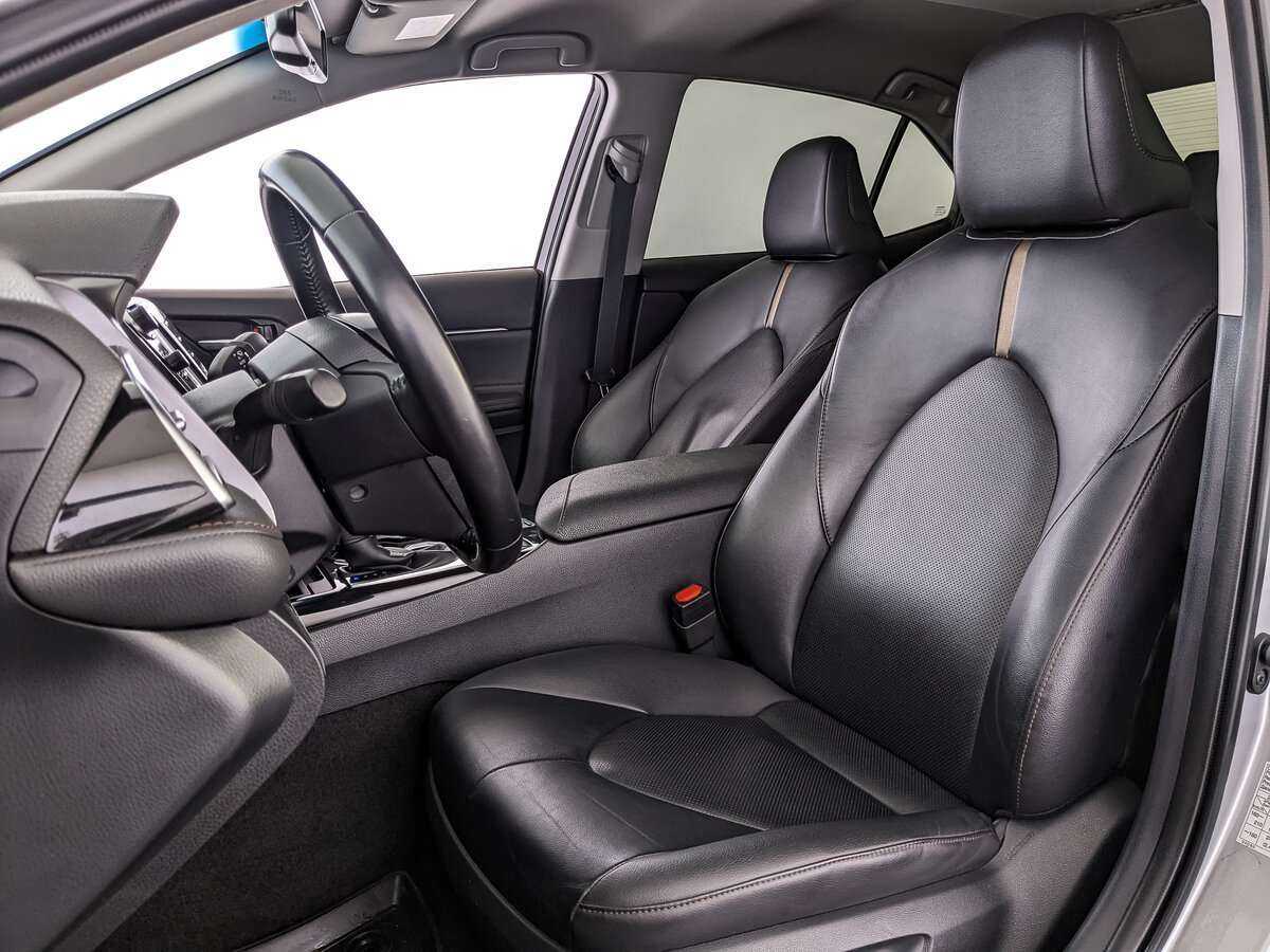 Toyota Camry с пробегом — 2020 год. Фото: #19