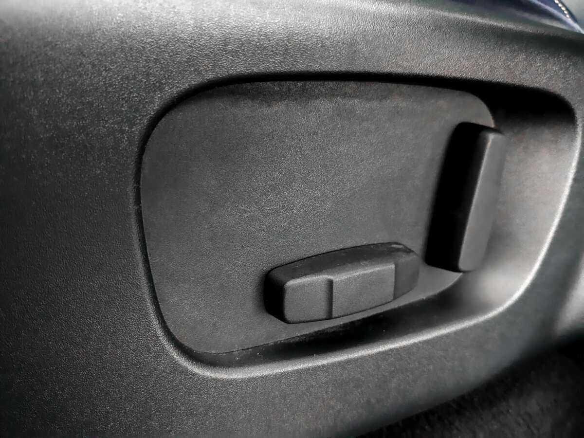 Land Rover Range Rover Velar с пробегом — 2017 год. Фото: #16