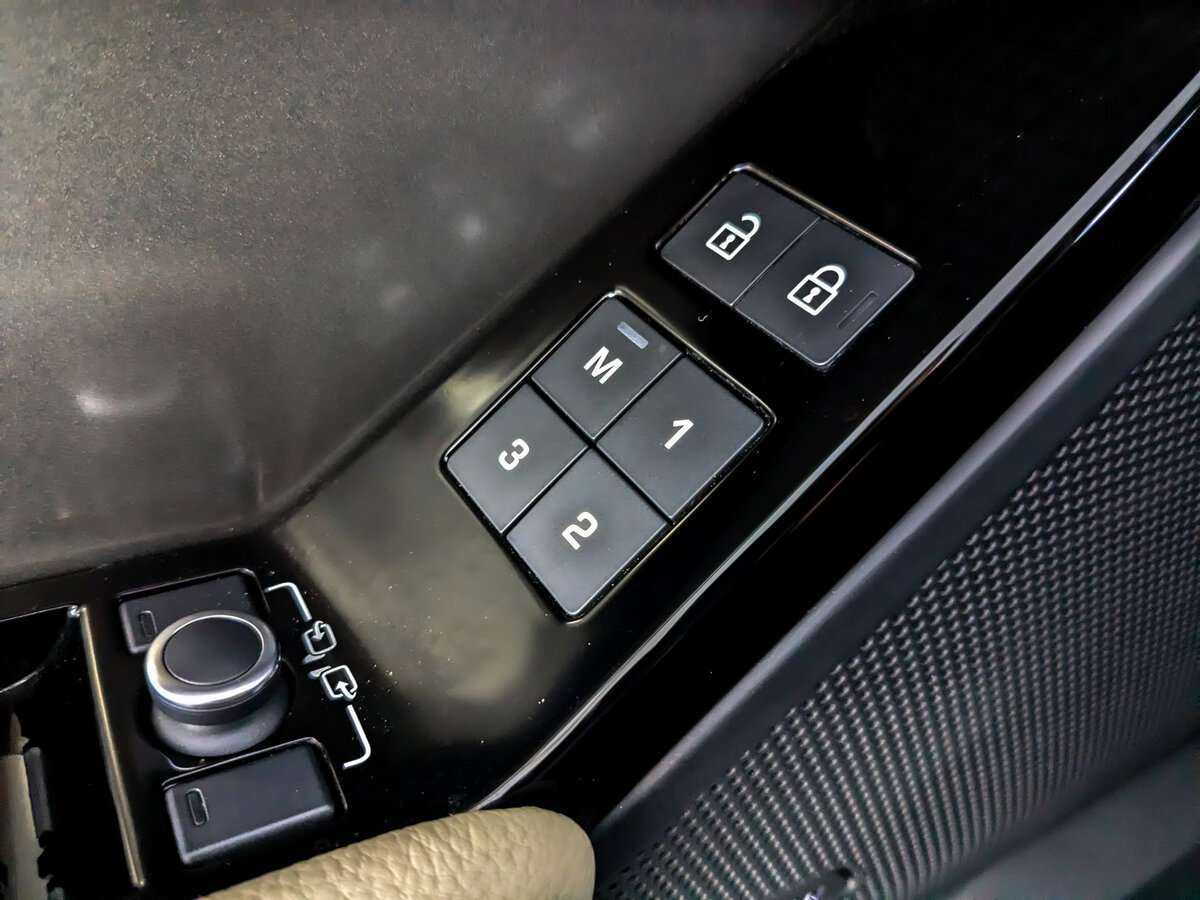 Land Rover Range Rover Velar с пробегом — 2021 год. Фото: #22