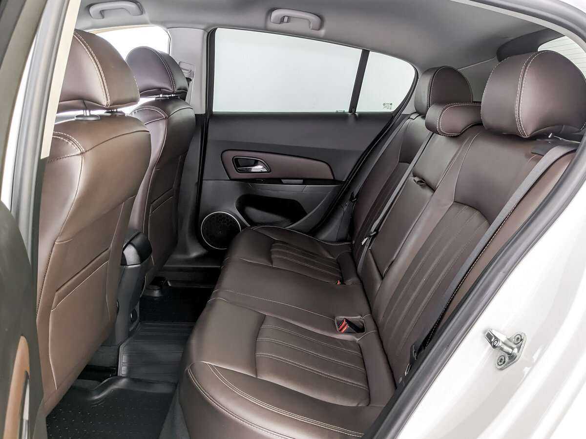 Chevrolet Cruze с пробегом — 2014 год. Фото: #9