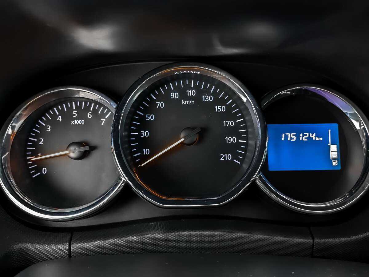 Renault Duster с пробегом — 2016 год. Фото: #14