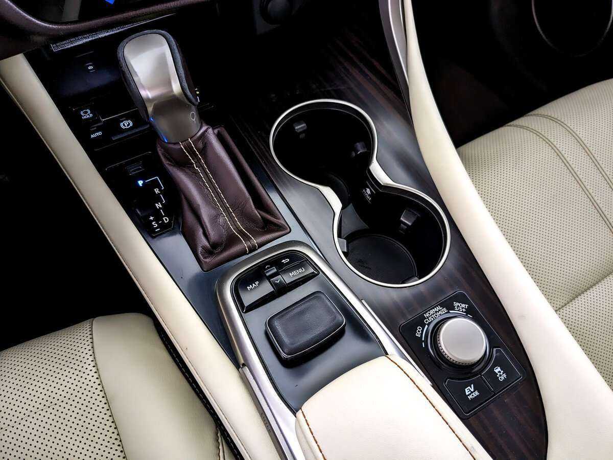 Lexus RX с пробегом — 2018 год. Фото: #21