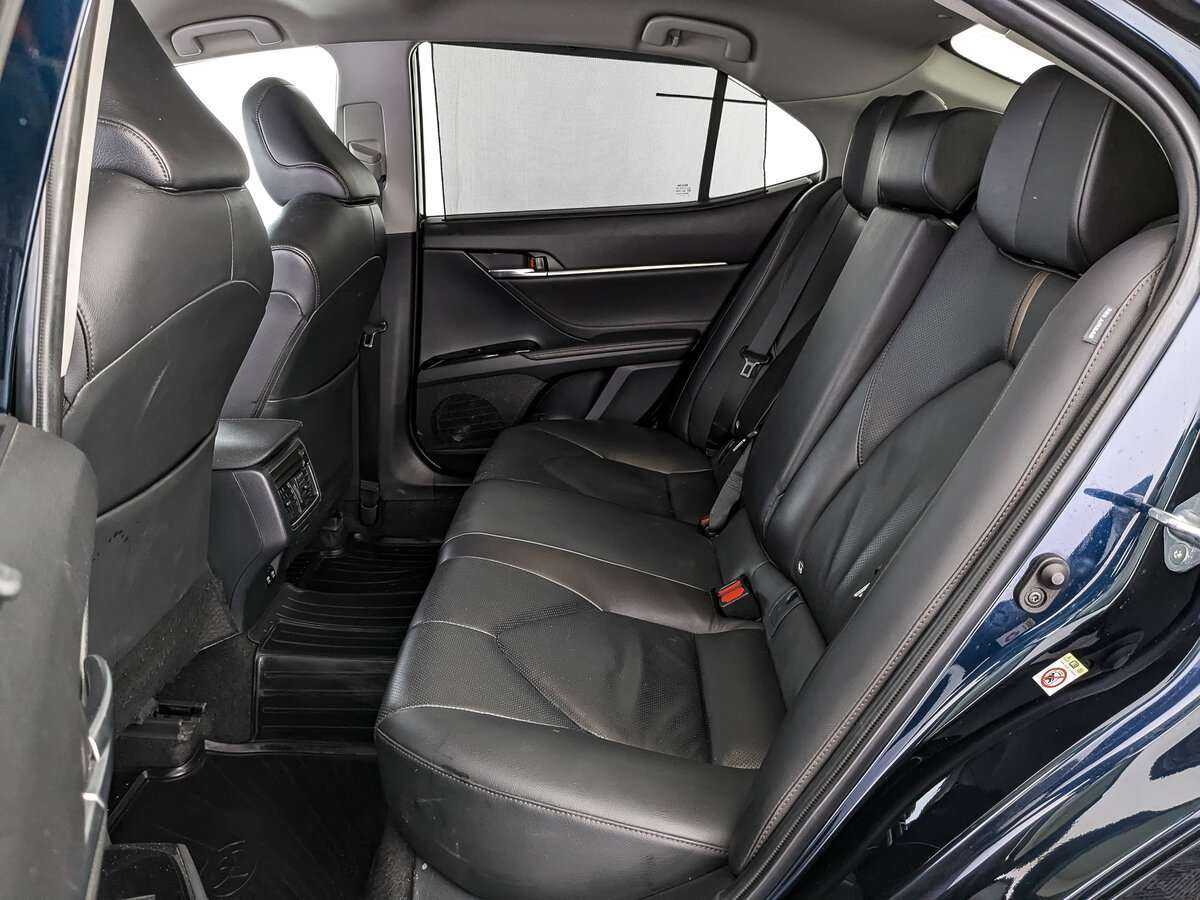 Toyota Camry с пробегом — 2018 год. Фото: #13