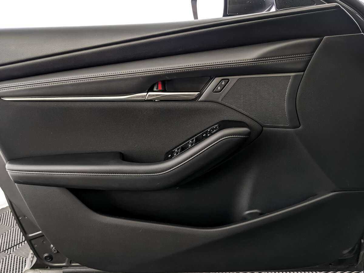 Mazda 3 с пробегом — 2019 год. Фото: #13