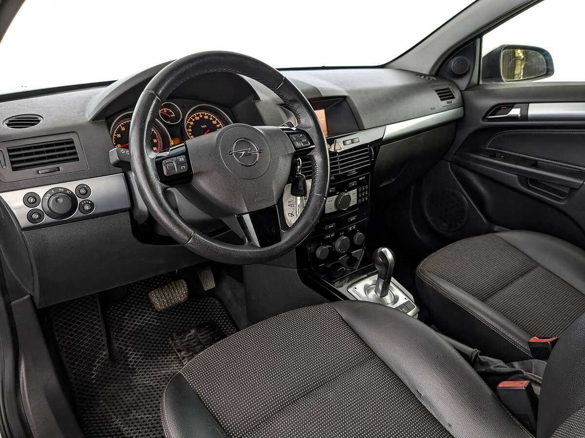 Opel Astra с пробегом — 2008 год. Фото: #10