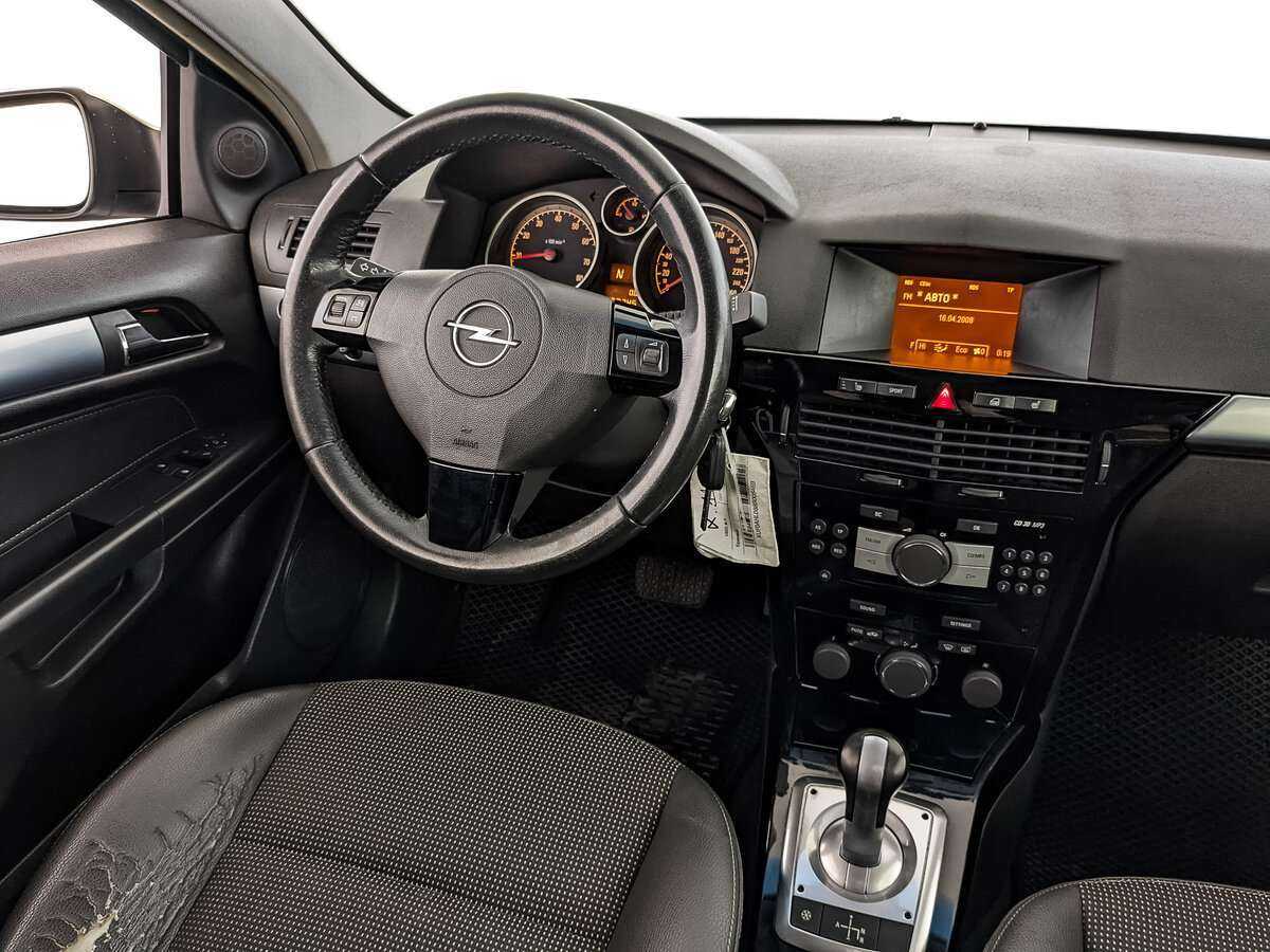 Opel Astra с пробегом — 2008 год. Фото: #16