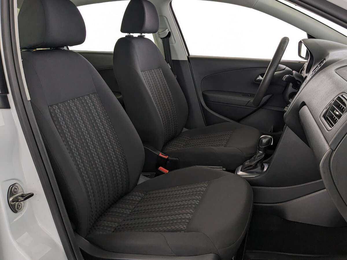 Volkswagen Polo с пробегом — 2018 год. Фото: #21