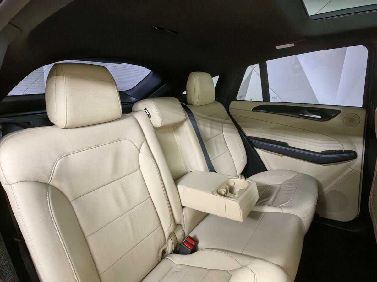 Mercedes-Benz GLE Coupe с пробегом — 2017 год. Фото: #12