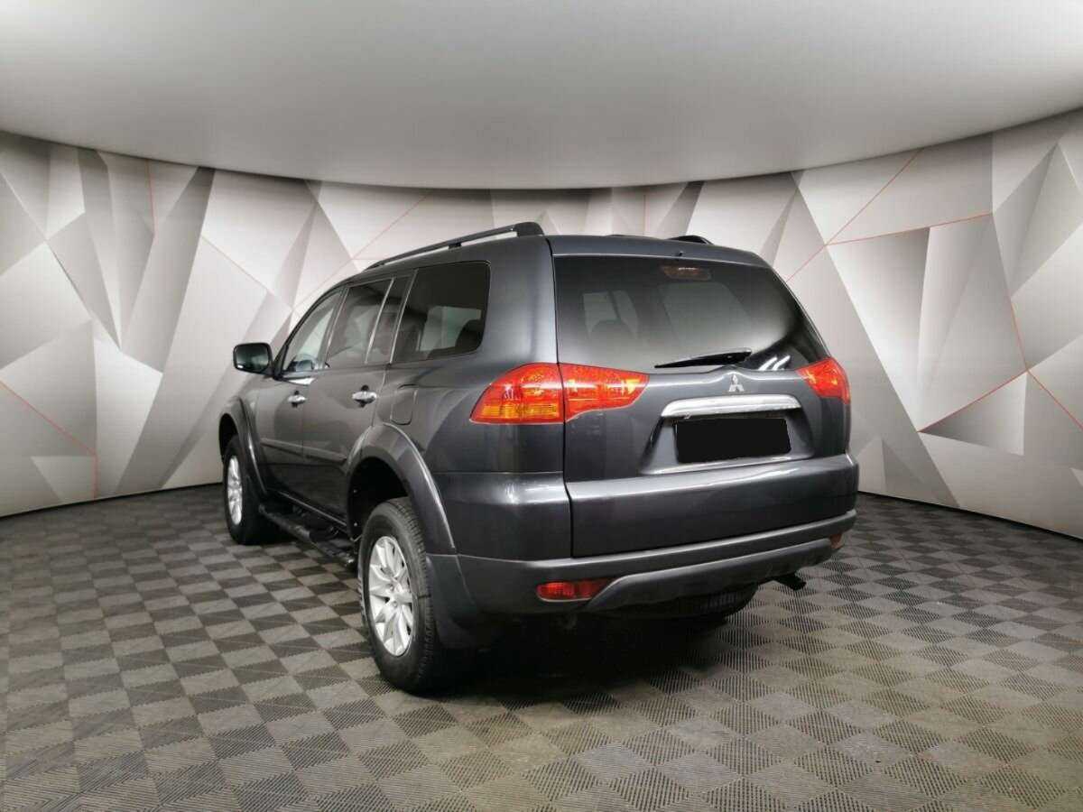 Mitsubishi Pajero Sport с пробегом — 2011 год. Фото: #3
