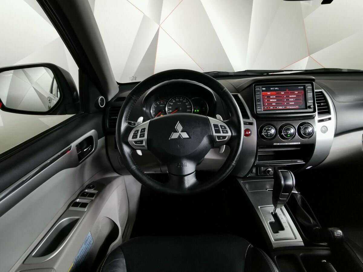 Mitsubishi Pajero Sport с пробегом — 2011 год. Фото: #15