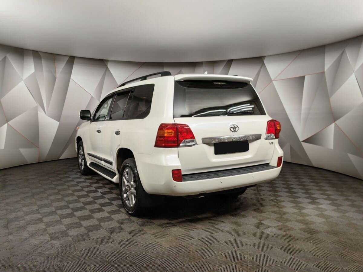 Toyota Land Cruiser с пробегом — 2015 год. Фото: #3