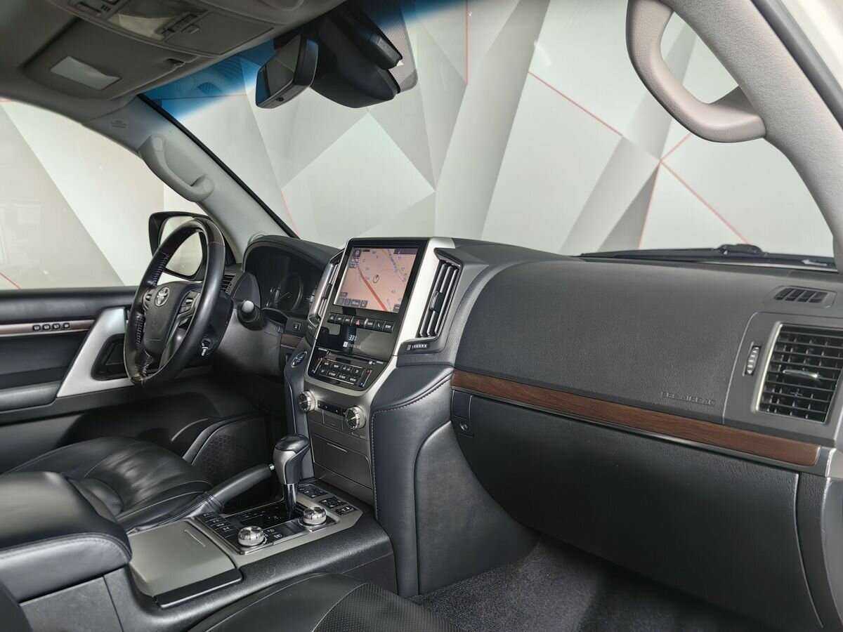 Toyota Land Cruiser с пробегом — 2018 год. Фото: #8