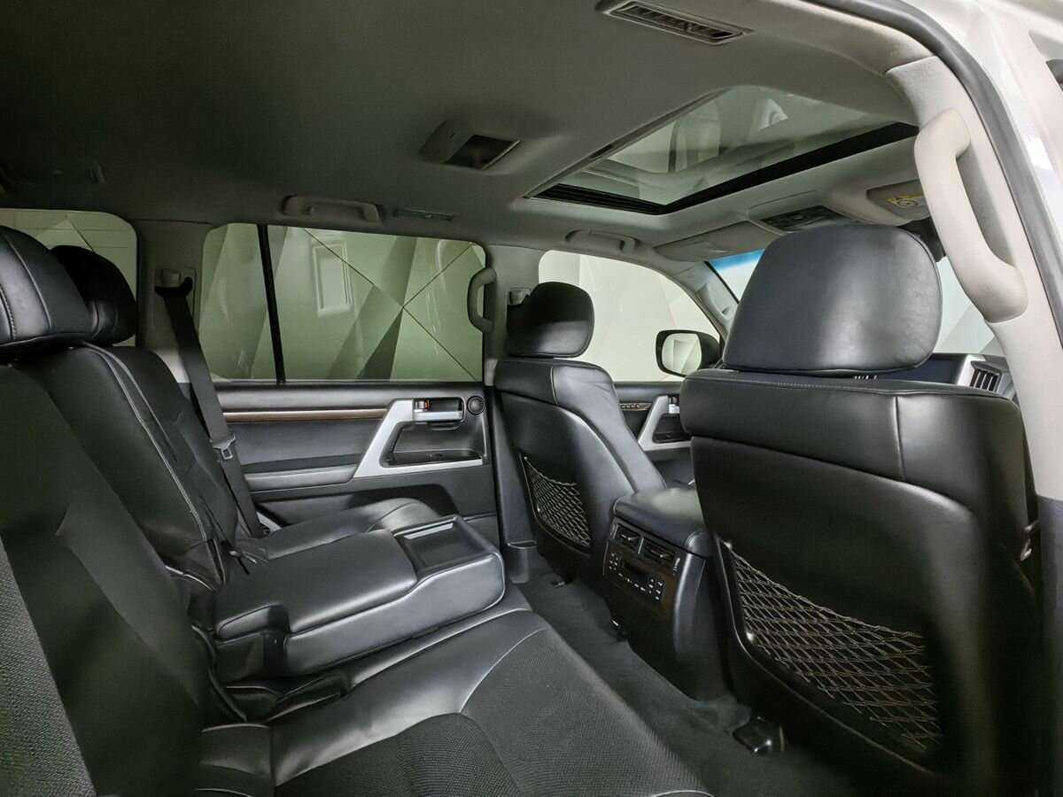 Toyota Land Cruiser с пробегом — 2018 год. Фото: #10