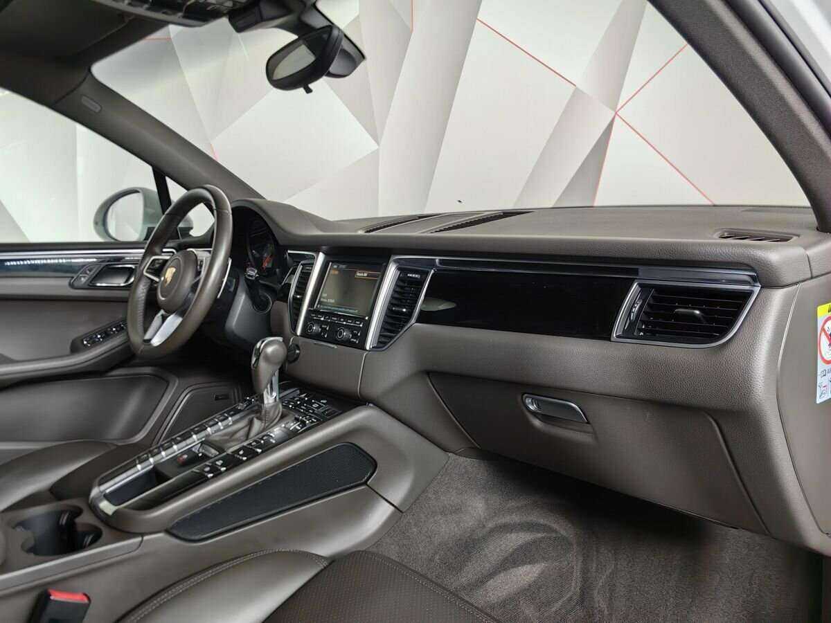 Porsche Macan с пробегом — 2015 год. Фото: #6