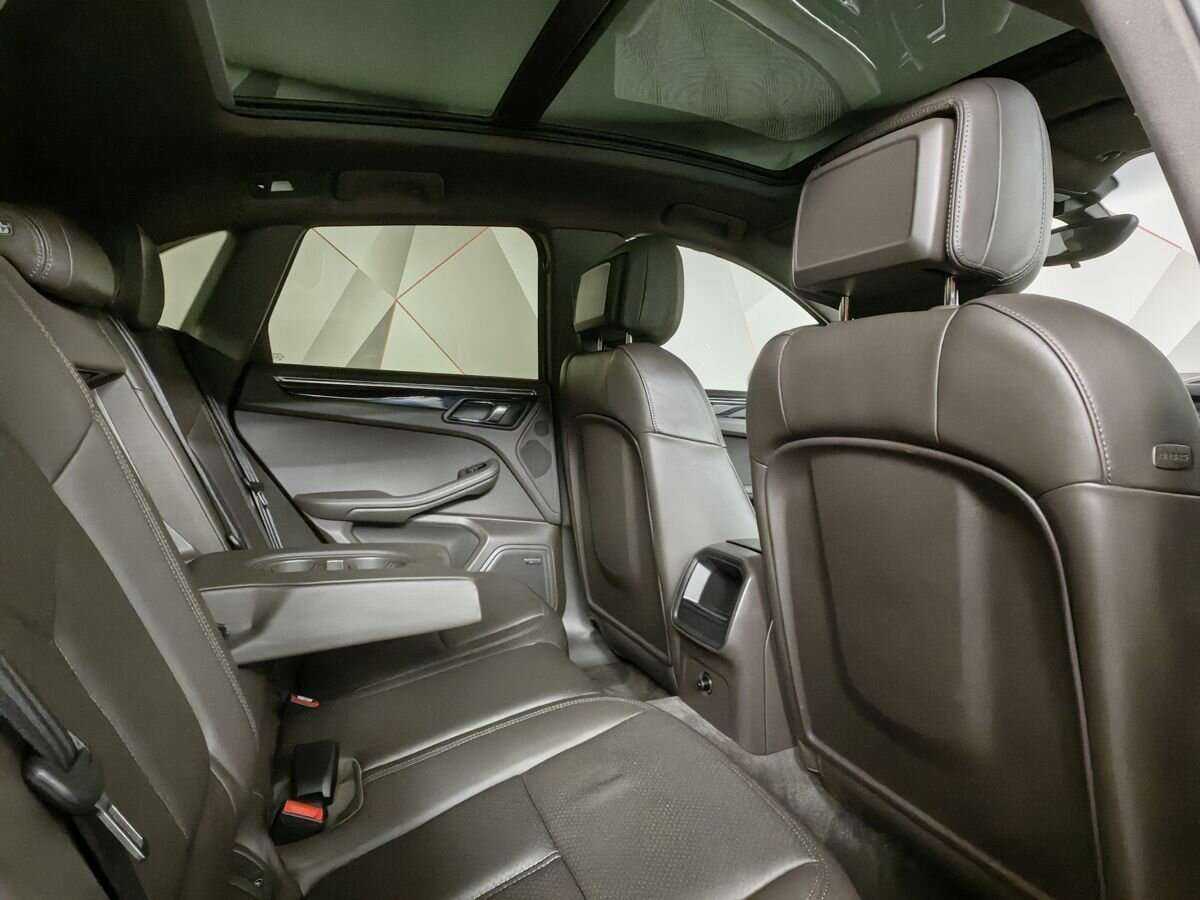 Porsche Macan с пробегом — 2015 год. Фото: #9