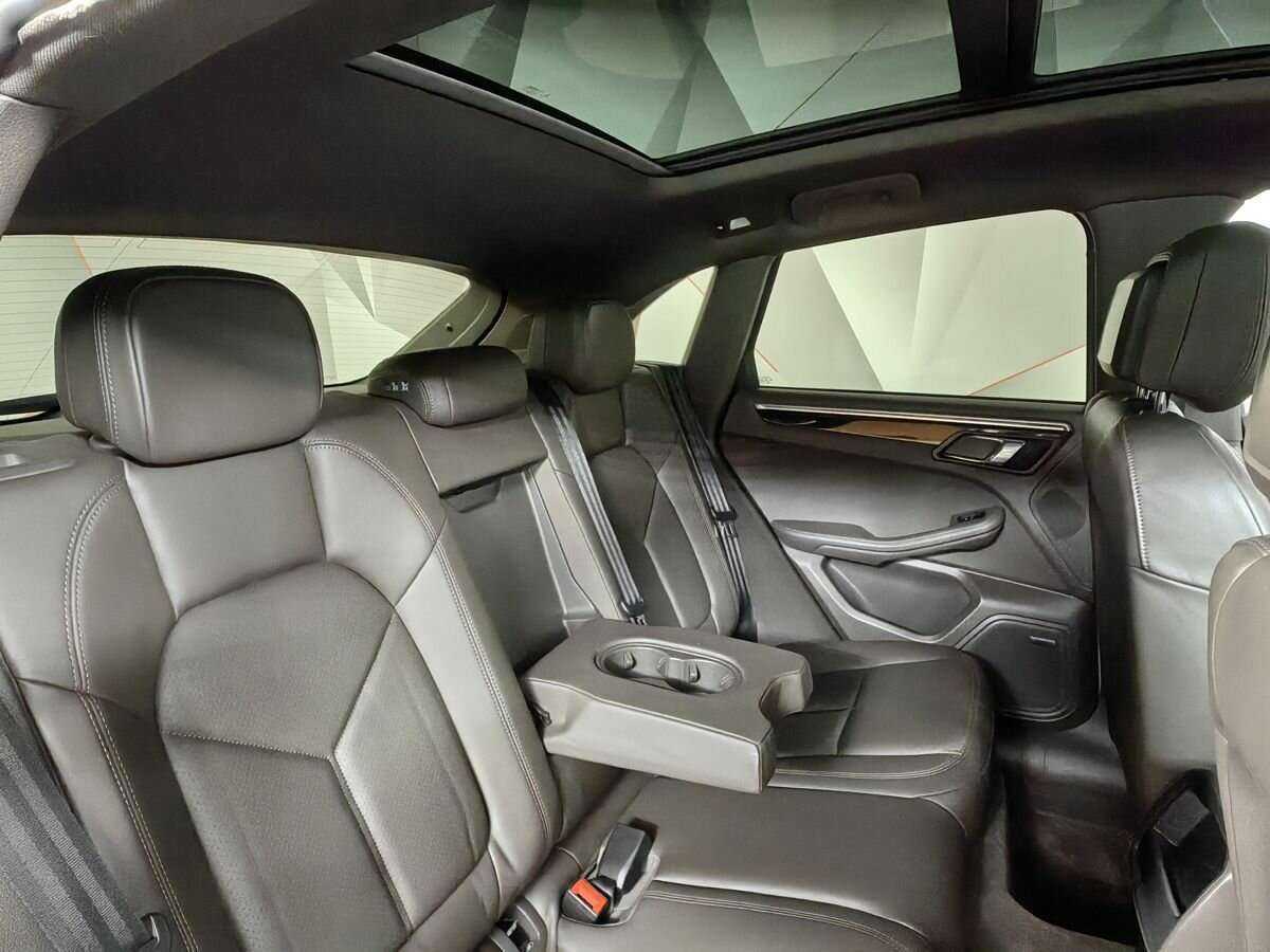 Porsche Macan с пробегом — 2015 год. Фото: #10